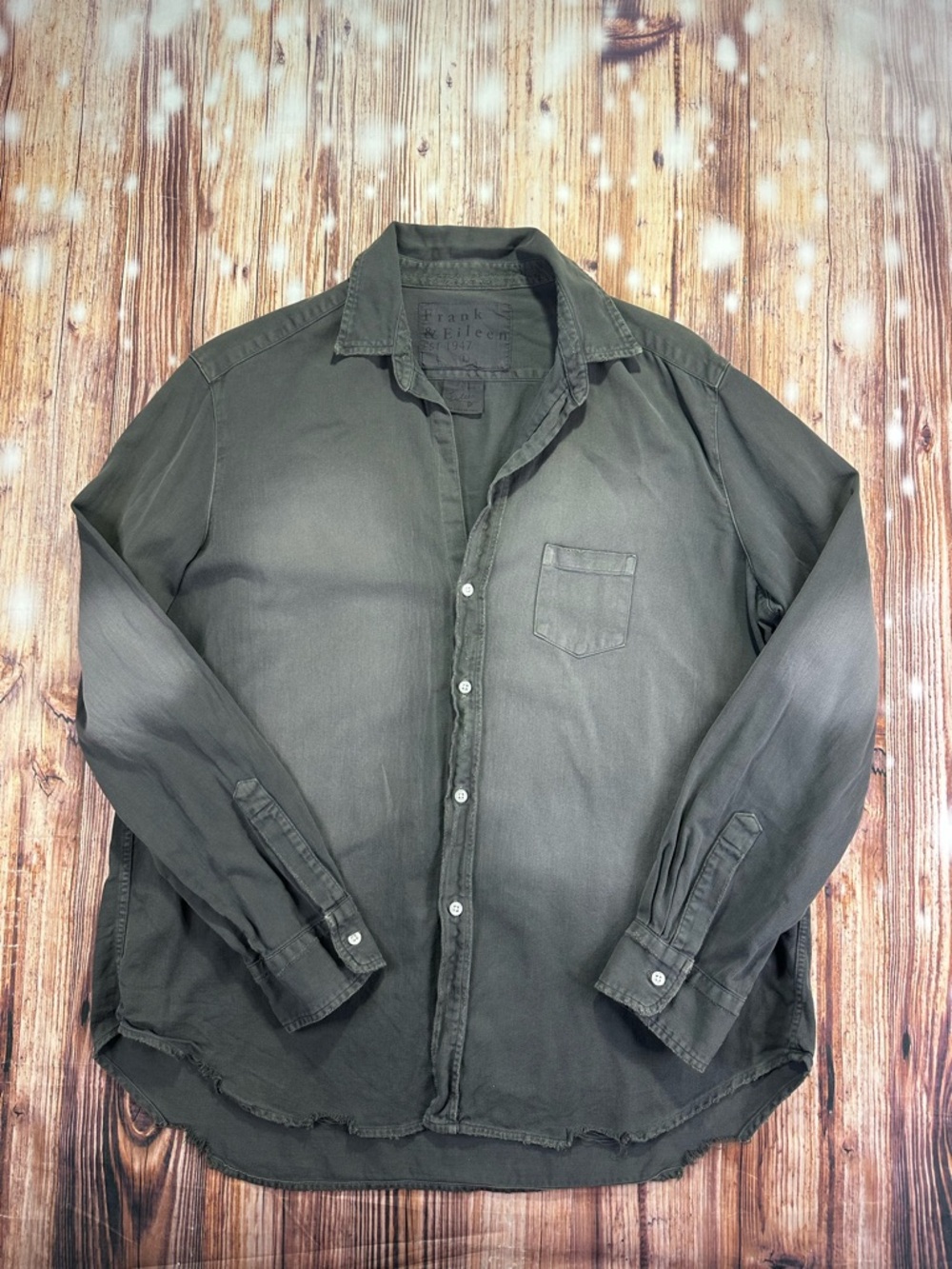 Frank & Eileen  Distressed-Look Button-Down Shirt Size Large Style Eileen